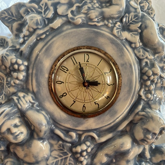 Large Mantle Clock - Picture 2 of 6